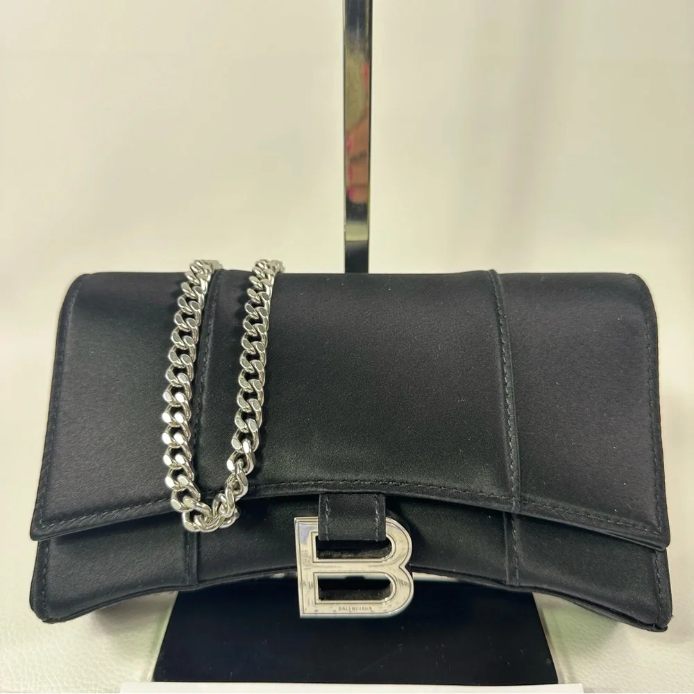 NEW BALENCIAGA SATIN Hourglass Wallet On Chain - Picture 2 of 13